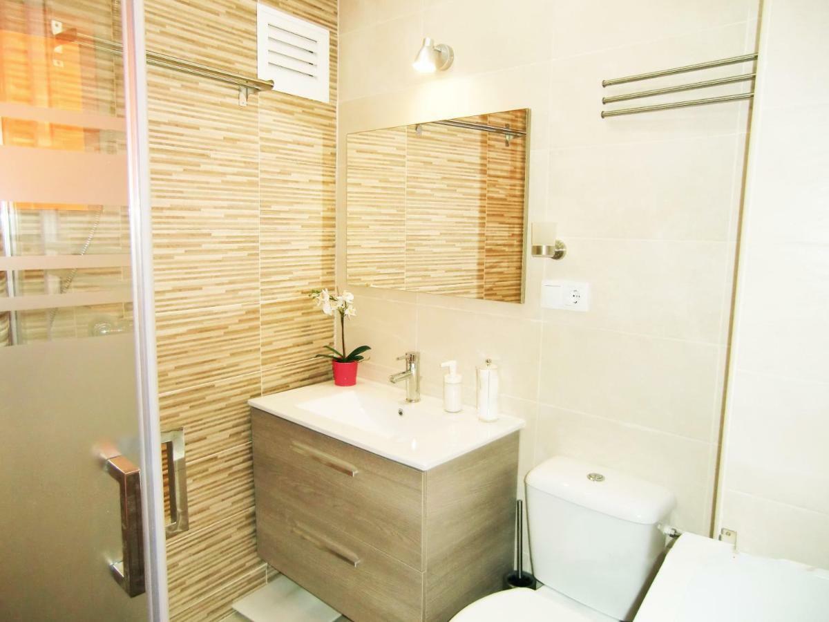 Appartement Con Piscina A 150 Metros Playa Netflix P Video Aire Acondicionado Calefaccion Toallas Y Sillas Playa Sombrilla 2 Terrazas Sobre Piscina Centro Ciudad 1 Smart Tv Por *