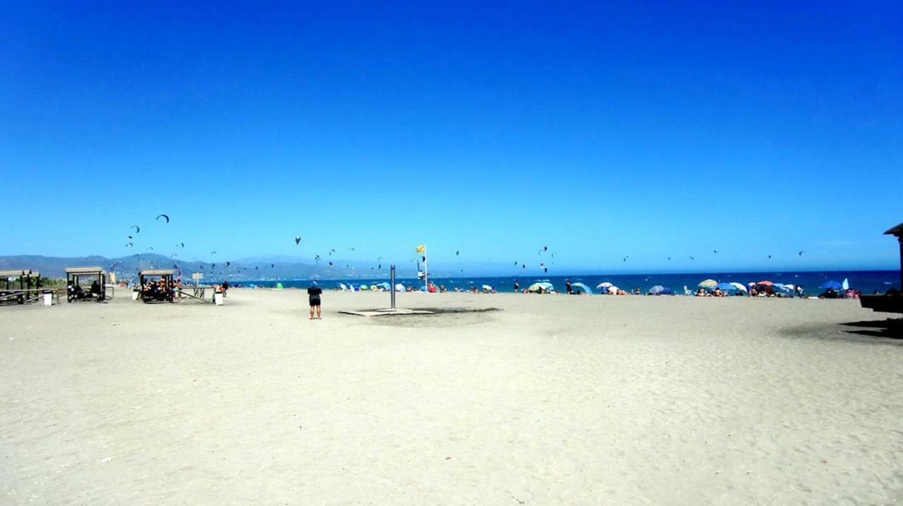 Con Piscina A 150 Metros Playa Netflix P Video Aire Acondicionado Calefaccion Toallas Y Sillas Playa Sombrilla 2 Terrazas Sobre Piscina Centro Ciudad 1 Smart Tv Por Appartement Fuengirola
